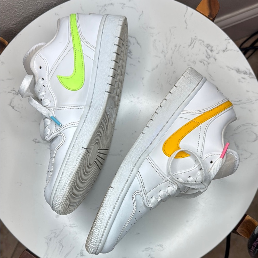 Nike Air Jordan 1 Low Mens 7.5 (9 w) white neon Multi-Color Swoosh Sneakers CW…‎ - Picture 4 of 16